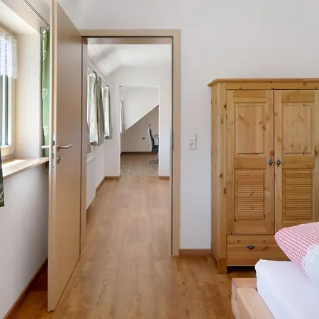 Hanisenhof * ティティゼー・ノイシュタット